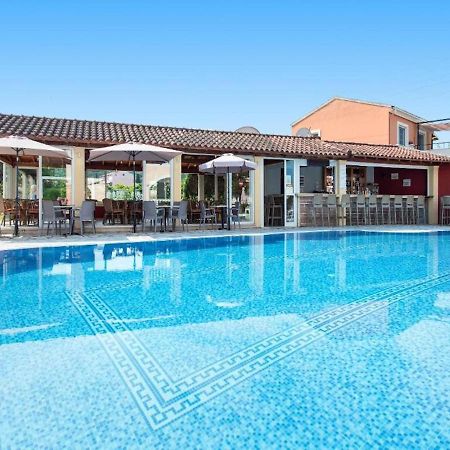 אצ'ארבי Asteraki Poolside Apartment By Dadovillas מראה חיצוני תמונה