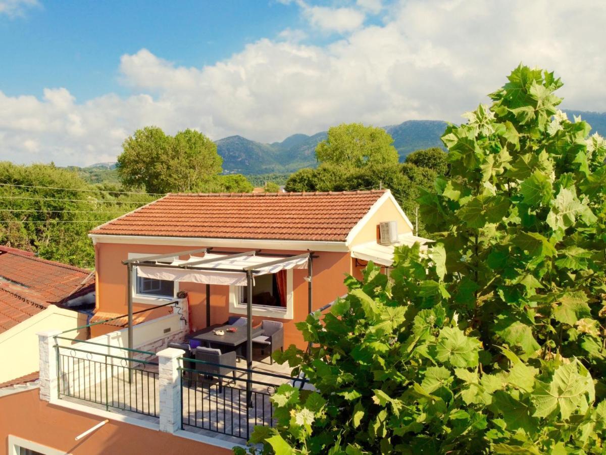 אצ'ארבי Asteraki Poolside Apartment By Dadovillas מראה חיצוני תמונה