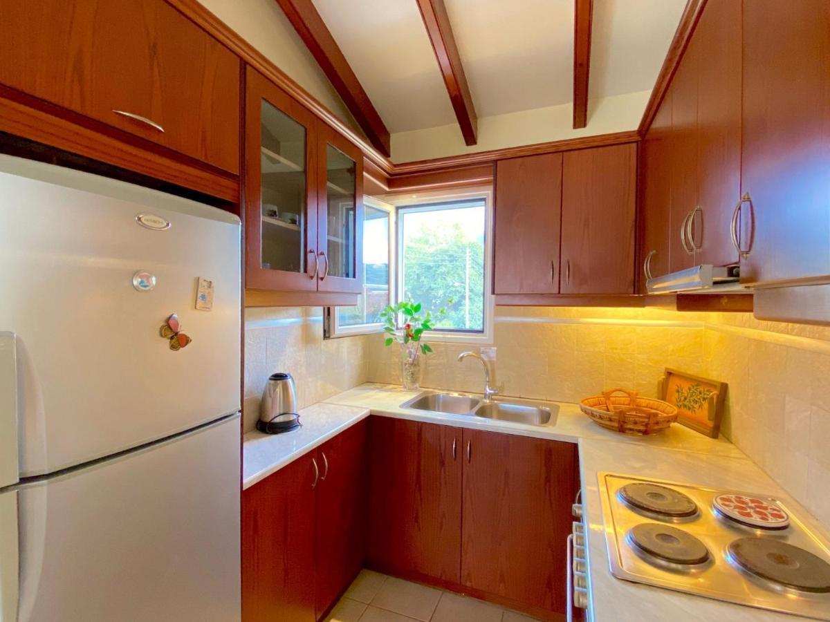 אצ'ארבי Asteraki Poolside Apartment By Dadovillas מראה חיצוני תמונה