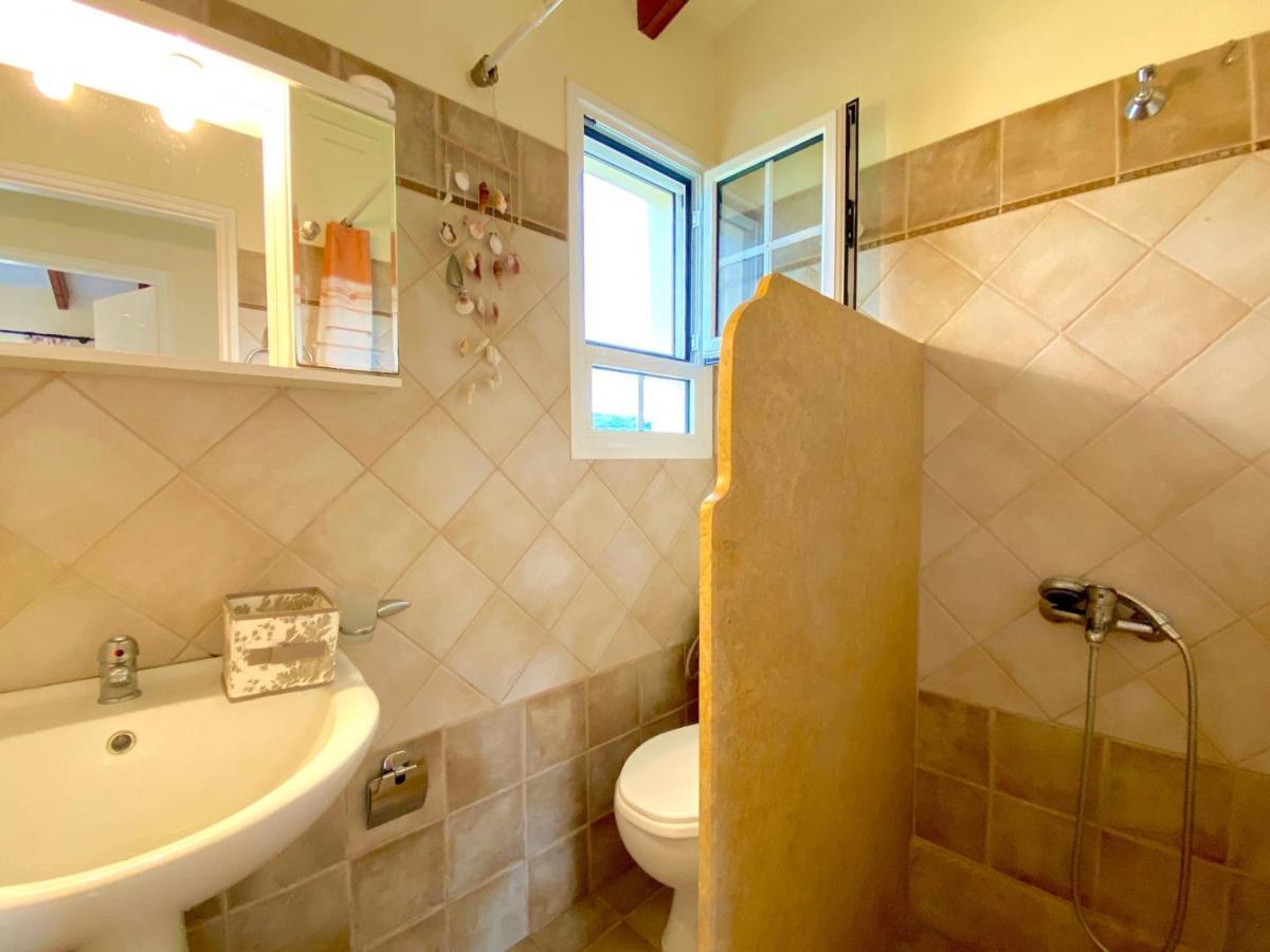 אצ'ארבי Asteraki Poolside Apartment By Dadovillas מראה חיצוני תמונה