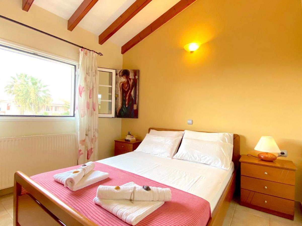 אצ'ארבי Asteraki Poolside Apartment By Dadovillas מראה חיצוני תמונה