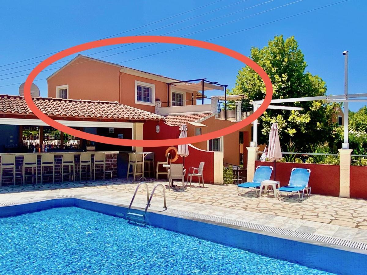 אצ'ארבי Asteraki Poolside Apartment By Dadovillas מראה חיצוני תמונה
